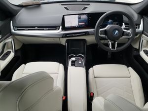 BMW iX1 iX1 eDrive20 M Sport - Image 4