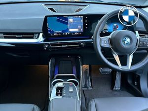 BMW iX1 eDrive20 xLine - Image 4