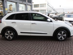 KIA NIRO HYBRID 5DR ESTATE  AUTO // ONLY 92,000 KM - Image 3