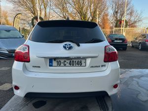 2010 Toyota Auris Hybrid - Image 3