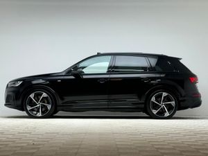 Audi Q7 55 TFSI BLACK EDITION QUATTRO *N1 CREWCAB* - Image 4