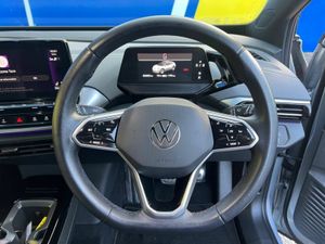 Volkswagen ID.4 PURE LIFE 52KWH // PARKING SENSORS - Image 4