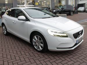 2018  VOLVO V40 - Image 2