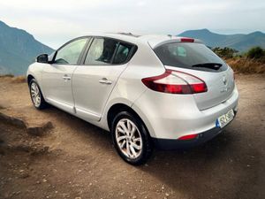 Renault Megane dCi 1.5L LIMITED Low Miles - Image 2