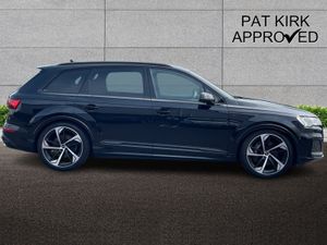 Audi Q7 Diesel Estate Black Edition - Image 4