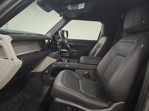 Land Rover Defender 90 Diesel SE - Image 4