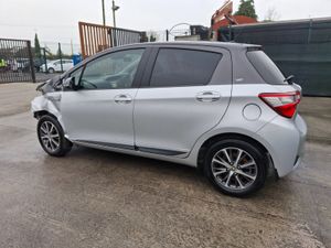 2020 Toyota Yaris Hybrid Automatic - Image 3