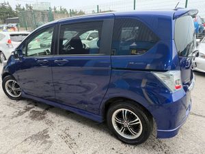 2014 Honda Freed 1.5 Hybrid Automatic/6 seater - Image 4