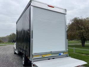 NISSAN NV400 2.3 3.5t LWB Curtainside Tail Lift - Image 4