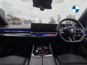 BMW M5 Saloon - Image 4