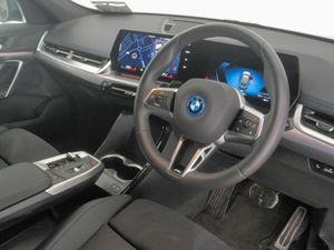 BMW iX1 eDrive20 M Sport - Image 4