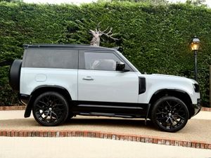 Defender 90 URBAN 3.0 Diesel crew cab - Image 4