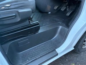 Opel Vivaro 2.0 - Image 2