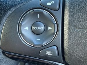 2017 Hinda Vezel 1.5 Hybrid Auto, Car Play - Image 3