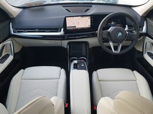 BMW iX1 iX1 eDrive20 xLine - Image 4