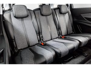 Peugeot 5008 Allure 1.5 Diesel 130HP - 7 Seats - Image 4
