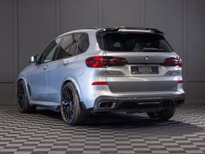 2024 BMW X5 X-Drive 50e M-Sport *Pan Roof - Image 4