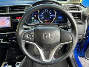 Honda Fit F-PACKAGE 1.5 HYBRID // 14" ALLOYS // RE - Image 4