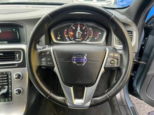 Volvo V60 D4 2.0D // SERVICE HISTORY // LEATHER PO - Image 4