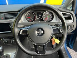 Volkswagen Golf TRENDLINE 1.2 TSI // SERVICE HISTO - Image 4