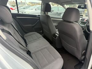 Volkswagen Golf 2007 low mileage - Image 3