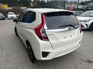 2015 Honda Fit Hybrid Automatic / Leather spec - Image 4