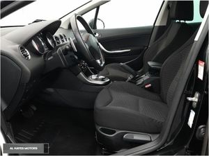 Peugeot 308 **LEFT HAND DRIVE**AUTOMATIC--7 SEATS* - Image 4