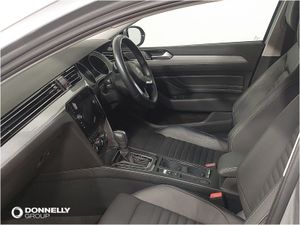 Volkswagen Passat Diesel Estate SEL - Image 3