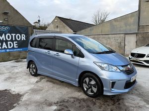 HONDA FREED 2016 PREMIUM  EDITION 6 SEATS HYBRID - Image 2