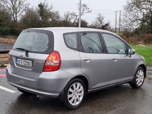 €990 Honda Jazz 2005 taxed 04.26 . €999 - Image 3