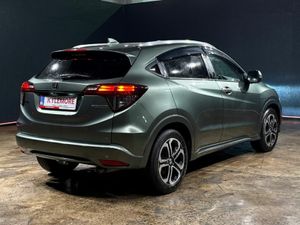 Honda Vezel HYBRID 1.5L AUTOMATIC - REVERSE CAMERA - Image 4