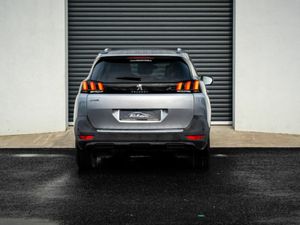 Peugeot 5008 Allure 1.5 Blue HDI 130 Automa - Image 4