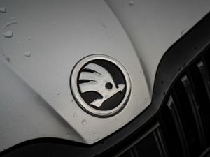 Skoda Superb SPT 2.0tdi 150HP 4DR - Image 3