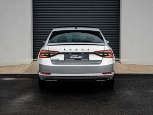 Skoda Superb 2.0tdi SPORTLINE WITH PAN ROOF - Image 4