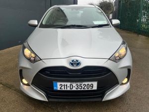 Toyota Yaris HYBRID LUNA 5DR AUTO - Image 3
