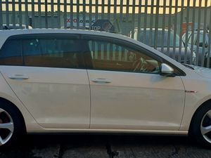 2017 Volkswagen Golf GTI Performance - Image 4