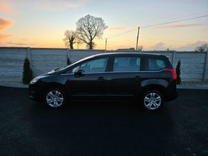 152 Peugeot 5008 7 seater Low miles - Image 4