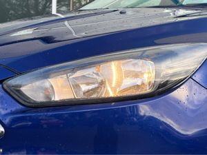 Ford Focus 1.5 TDCI ZETEC 120PS 5DR - Image 3