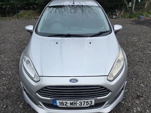 Ford Fiesta Automatic 2016 Low Miles - Image 2