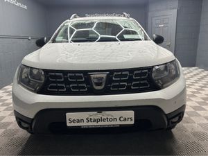 Dacia Duster ESSENTIAL 115 BHP 4 WHEEL DRIVE - Image 2
