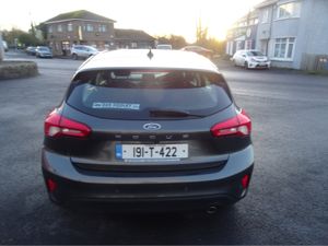 Ford Focus TITANIUM 1.5 TDCI 125PS 6 5DR 6SPEED - Image 4