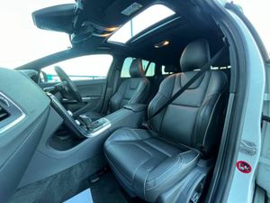 Volvo V60 D4 R-DESIGN 2.0 D // TILT & SLIDE OPENIN - Image 2