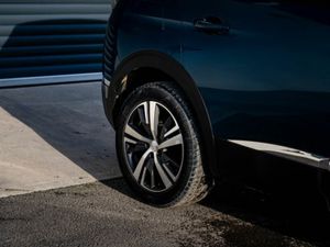 Peugeot 3008 FL Allure 1.5 Blue HDI 130 6.2 - Image 3