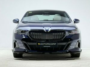 BMW 5-Series 550E M SPORT PRO XDRIVE - Image 2
