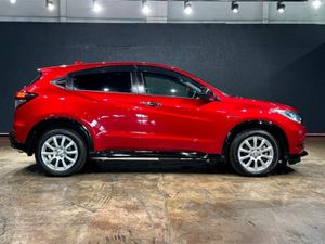 Honda Vezel ES EDITION - BLACK HALF LEATHER TRIM - - Image 3