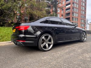 Audi A4 2017 S Line automatic - Image 4
