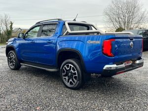 242 VOLKSWAGEN AMAROK STYLE *AS NEW* - Image 4