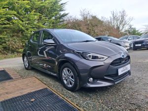 Toyota Yaris 1.5 Hybrid Luna 4DR - Image 4