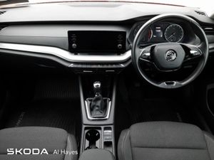 Skoda Octavia **TINY MILEAGE** AMBITION 2.0TDI 115 - Image 2