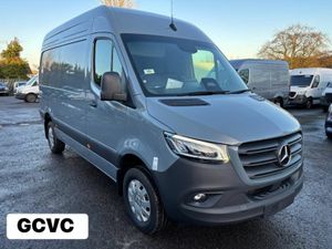 Mercedes-Benz Sprinter 319 MWB HIGH ROOF - Image 2